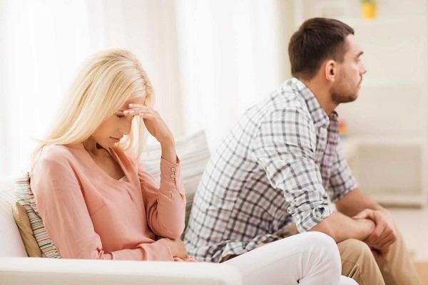 De ce copiii tăi ar trebui să știe că infidelitatea a pus capăt căsniciei tale – și cum să le spui