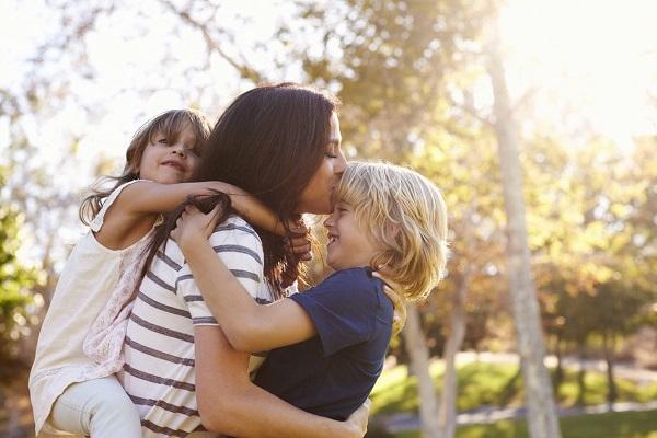 Cum să devii un părinte singur de succes: 10 sfaturi utile